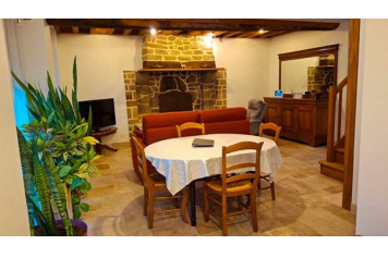  LA PETITE MAISON BLEUE